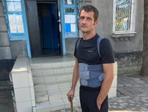 Один отрицает, другой – просится домой: полицейские, выбивавшие признание из сторожа на Кубани, пытались обжаловать арест