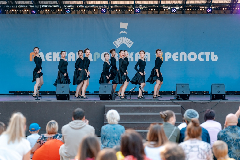 PCVR-12444.jpg