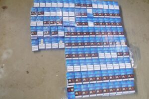 Таможенники в Сочи нашли 450 пачек дубайских сигарет в бензобаке машины