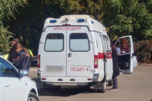 Полицейские в Краснодаре предотвратили падение подростка с высоты 14-го этажа
