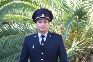 Полицейский, реанимировавший утонувшего малыша, стал победителем премии «Поступок-2023» на Кубани
