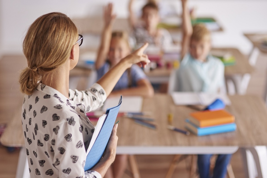 teacher-her-aspiring-pupils.jpg teacher-her-aspiring-pupils.jpg