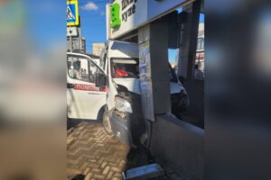 Двое прохожих пострадали в аварии с участием скорой в Краснодаре
