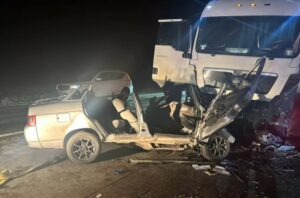 Водитель погиб в разорванной на части легковушке под Краснодаром