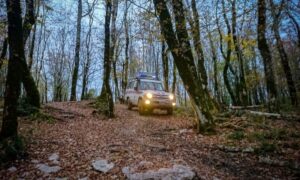 Спасатели вывели туриста заблудившего около дольменов в Сочи