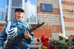 В Брюховецком районе открыли мемориальную доску в честь погибшего на СВО местного жителя