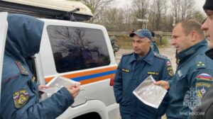 Спасатели Адыгеи приостановили поиски 10-летнего пассажира упавшей в реку машины