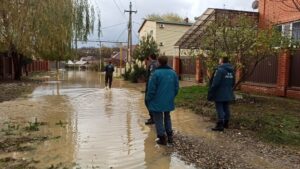 В Горячем Ключе из-за подтоплений после ливня ввели режим ЧС