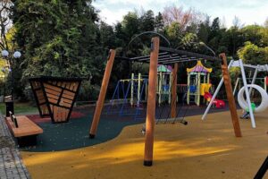 Еще 27 детских площадок построят в Сочи до конца года
