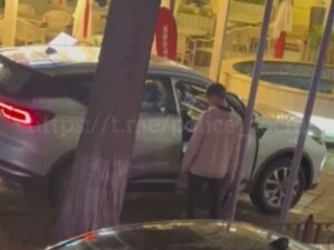 Пьяный житель Сочи угнал каршеринг и удивил прохожих