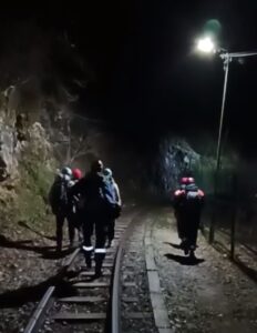 Троих заблудившихся туристов эвакуировали через реку в Гуамском ущелье
