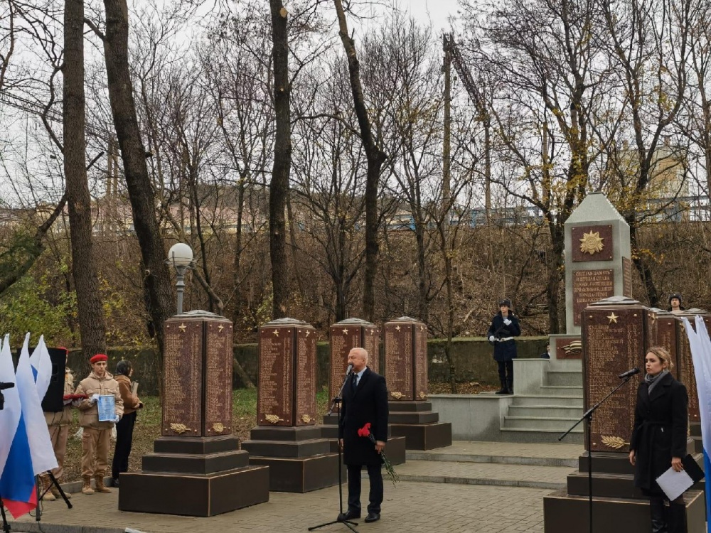 Памятник советским воинам открыли после реконструкции под Новороссийском