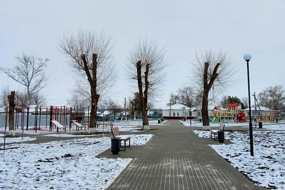 Парк за 14 млн рублей открыли в Кущевском районе Кубани