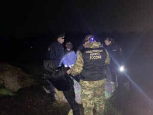 На Кубани фермер нашел на своем участке труп, засыпанный навозом