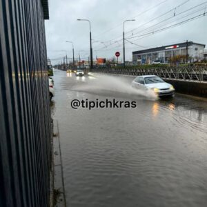 Ночной ливень в Краснодаре превратил дороги в реки