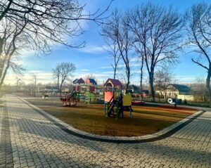 В Лабинском районе благоустроили парк площадью 12,5 тысяч кв. метров
