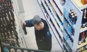 Житель Анапы тайно вынес из алкомаркета бутылок на 11 тысяч