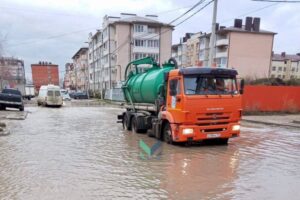 Семь улиц Краснодара подтопило из-за дождя