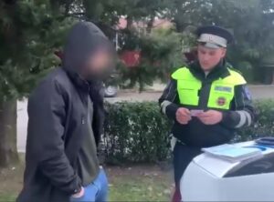 Жителя Сочи могут посадить на 15 суток из-за езды по площади Флага