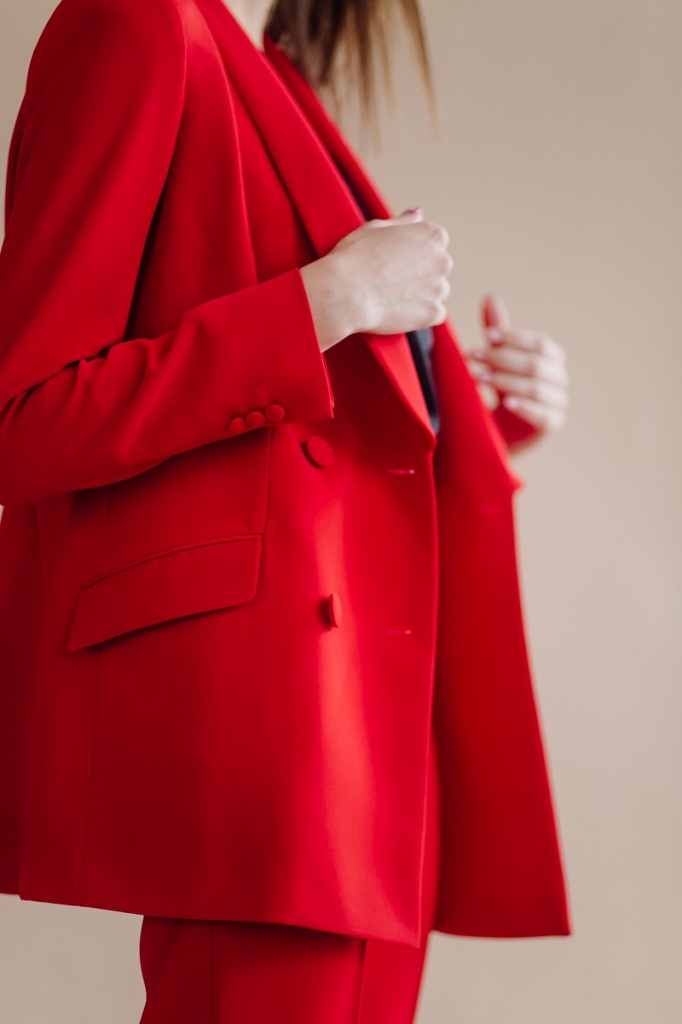 fashion-portrait-young-elegant-woman.jpg fashion-portrait-young-elegant-woman.jpg