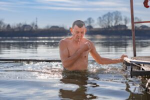 Власти Сочи организуют 12 мест для купаний в Крещение