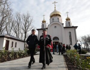 Храм святителя Василия Великого освятили в поселке под Анапой