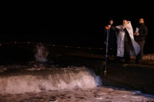 Дневные крещенские купания могут отменить в Сочи из-за морских волн