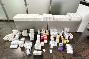 Полцентнера лекарств пытались незаконно ввезти в Сочи из Турции