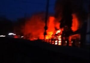 В станице Северской утром вспыхнула постройка во дворе районной полиции