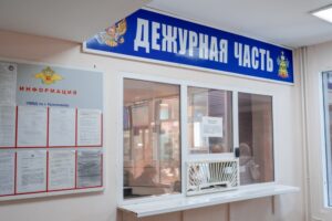 В Краснодаре рецидивист с ножом вспорол шею случайному прохожему