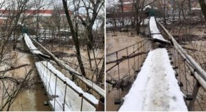 Обрушился пешеходный мост в станице под Краснодаром