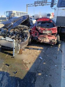 Большегруз на полном ходу снес шесть авто на Западном обходе Краснодара