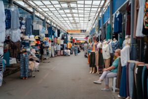 Кто ответит за базар: продавцы рынка в Анапе лишились торговых мест и товара