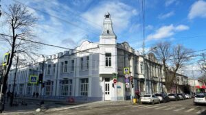 Реконструкция одной стороны фасада Центра творчества завершилась в Краснодаре