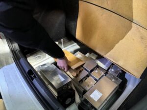 Систему для майнинга криптовалюты задержали на таможне в Сочи