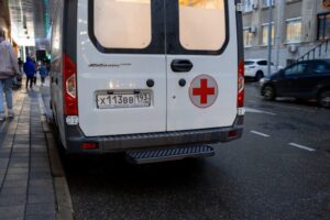 Житель Тихорецка ударил медсестру поленом по голове