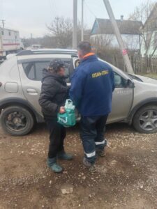 Спустя сутки спасатели нашли в лесу на Кубани 84-летнюю пенсионерку