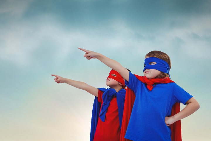 superheroes-pointing-with-index-finger.jpg Дети-супергерои