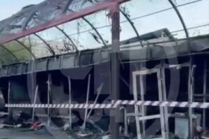 Торговые ряды сгорели в Сочи