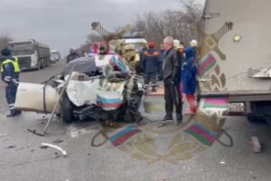 Две женщины скончались в лобовом ДТП с легковушкой и грузовиком на Кубани
