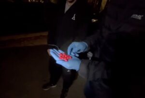Почти семь десятков свертков с порошком изъяли у двоих друзей в Краснодаре