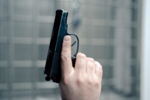 Полиция Сочи выясняет причины конфликта со стрельбой в Центральном районе