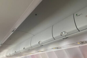 Самолету после взлета пришлось вернуться в аэропорт Сочи из-за незакрытого багажника