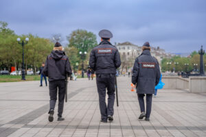 Полиция Новороссийска разыскивает мужчину, ударившего самокатчика на «зебре»