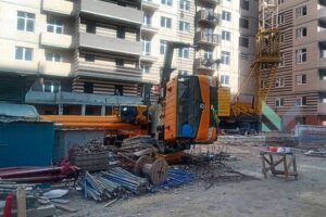 Власти Краснодара: при падении автокрана на стройке никто не пострадал