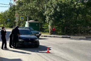 Подросток на питбайке сломал ногу, врезавшись во встречный BMW в Геленджике