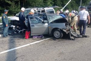 Женщина погибла и двое детей пострадали в аварии в Сочи