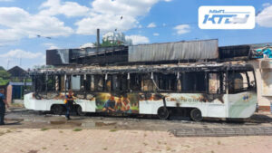 В Краснодаре пламя уничтожило салон трамвая