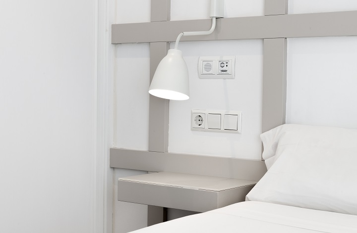 beautiful-hotel-insights-details.jpg Выключатели в спальной комнате