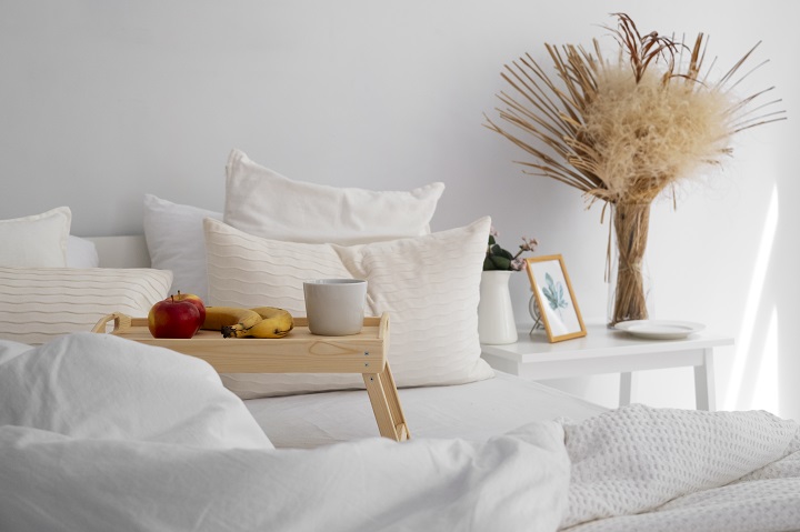 bed-arrangement-with-fresh-sheets.jpg Спальная комната и кровать, заправленная свежим постельным бельем
